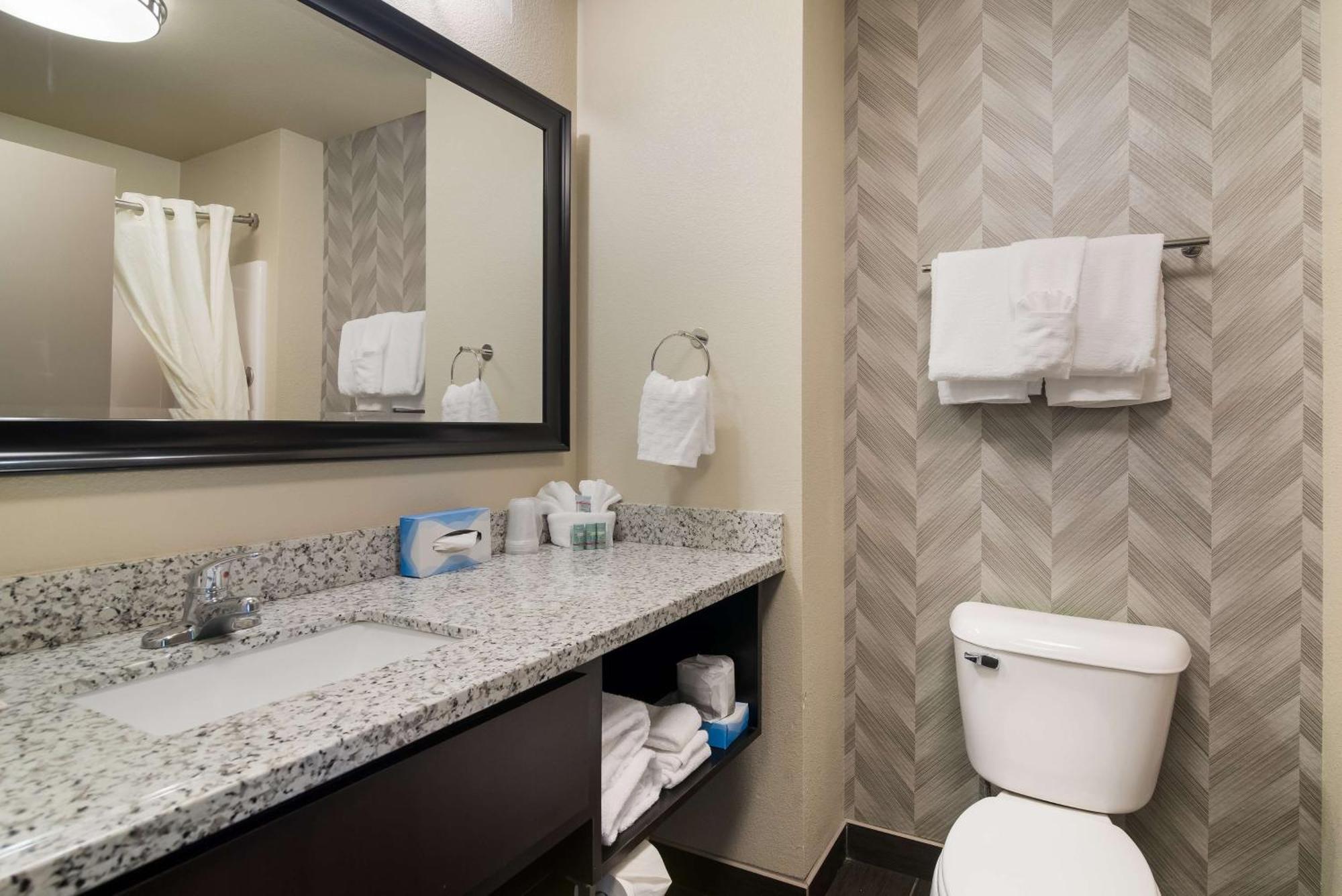 Best Western Roosevelt Place Bismarck Esterno foto