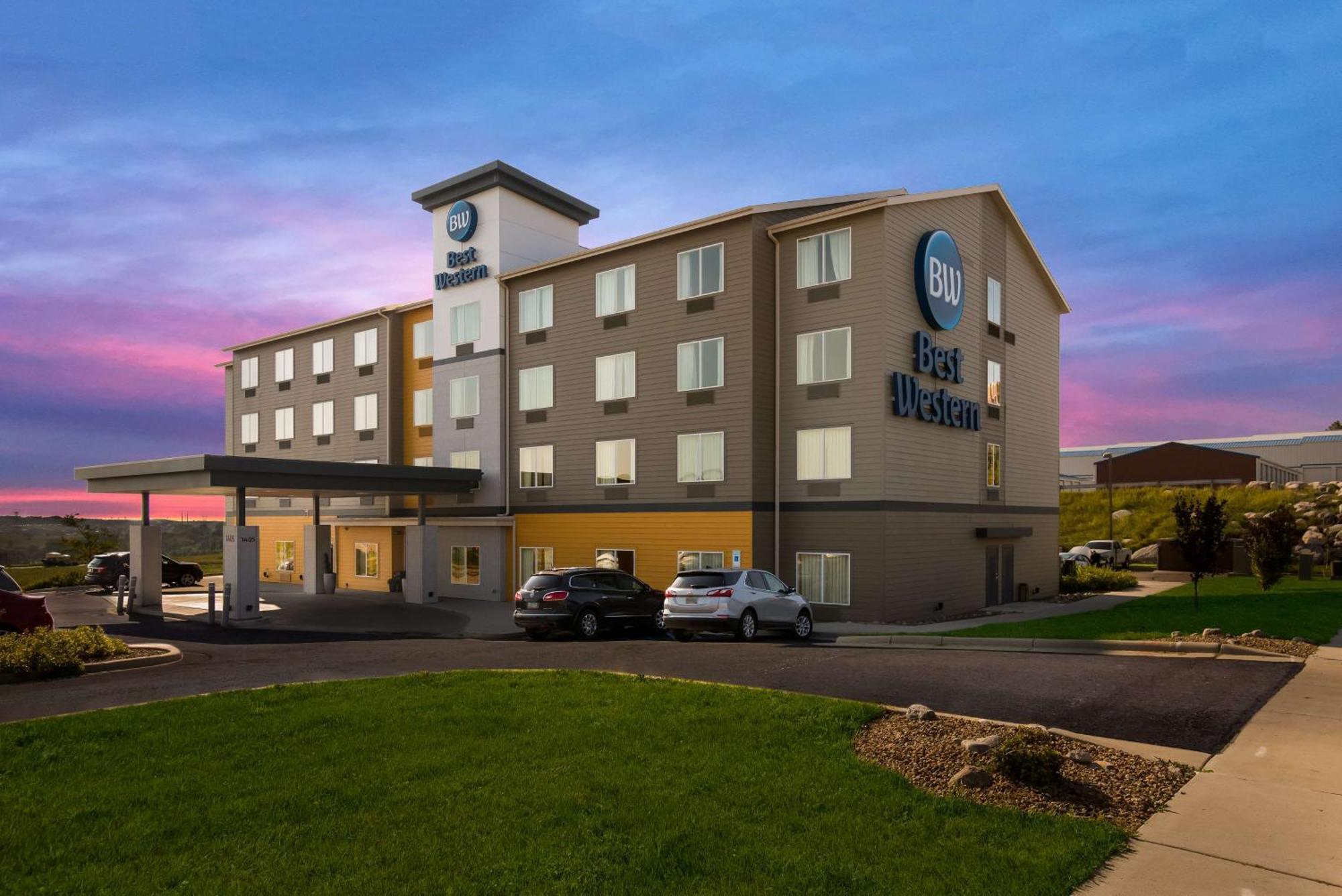 Best Western Roosevelt Place Bismarck Esterno foto