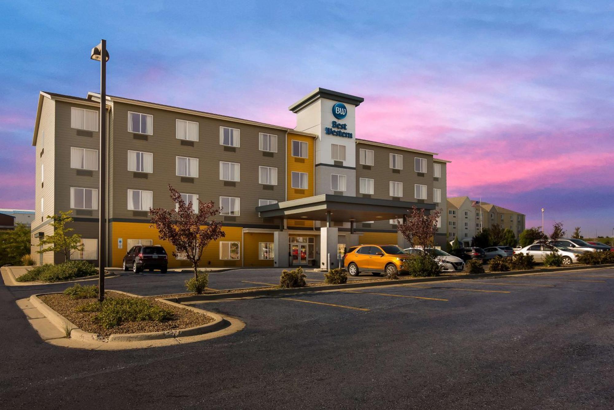 Best Western Roosevelt Place Bismarck Esterno foto