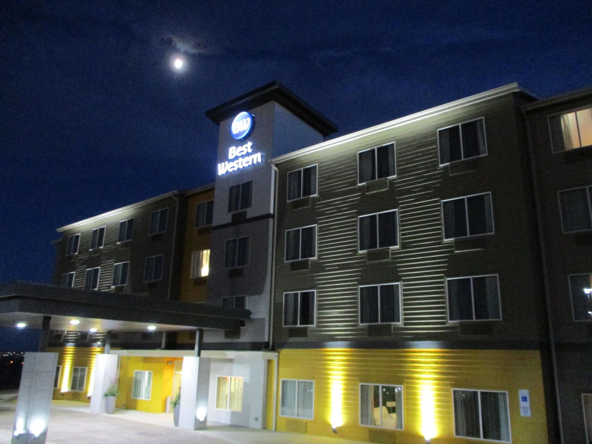 Best Western Roosevelt Place Bismarck Esterno foto